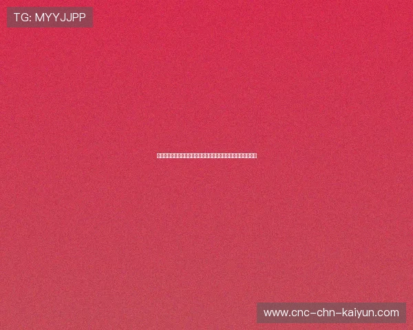 高空扁带挑战:极限大师在两座摩天大楼间行走,风力成最大敌人